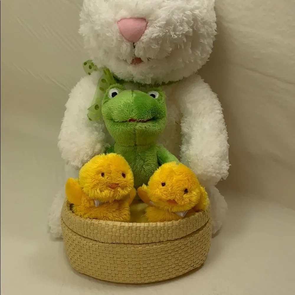 Hallmark Let’s Go To The Hop Easter Bunny Chicks And A Frog Singing At The Hop